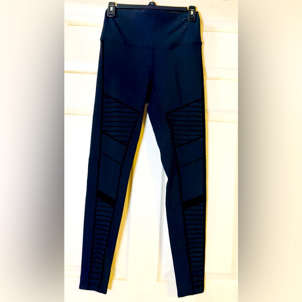 EUC ALO‎ YOGA Women's High-Waist Moto Black Legging Size M